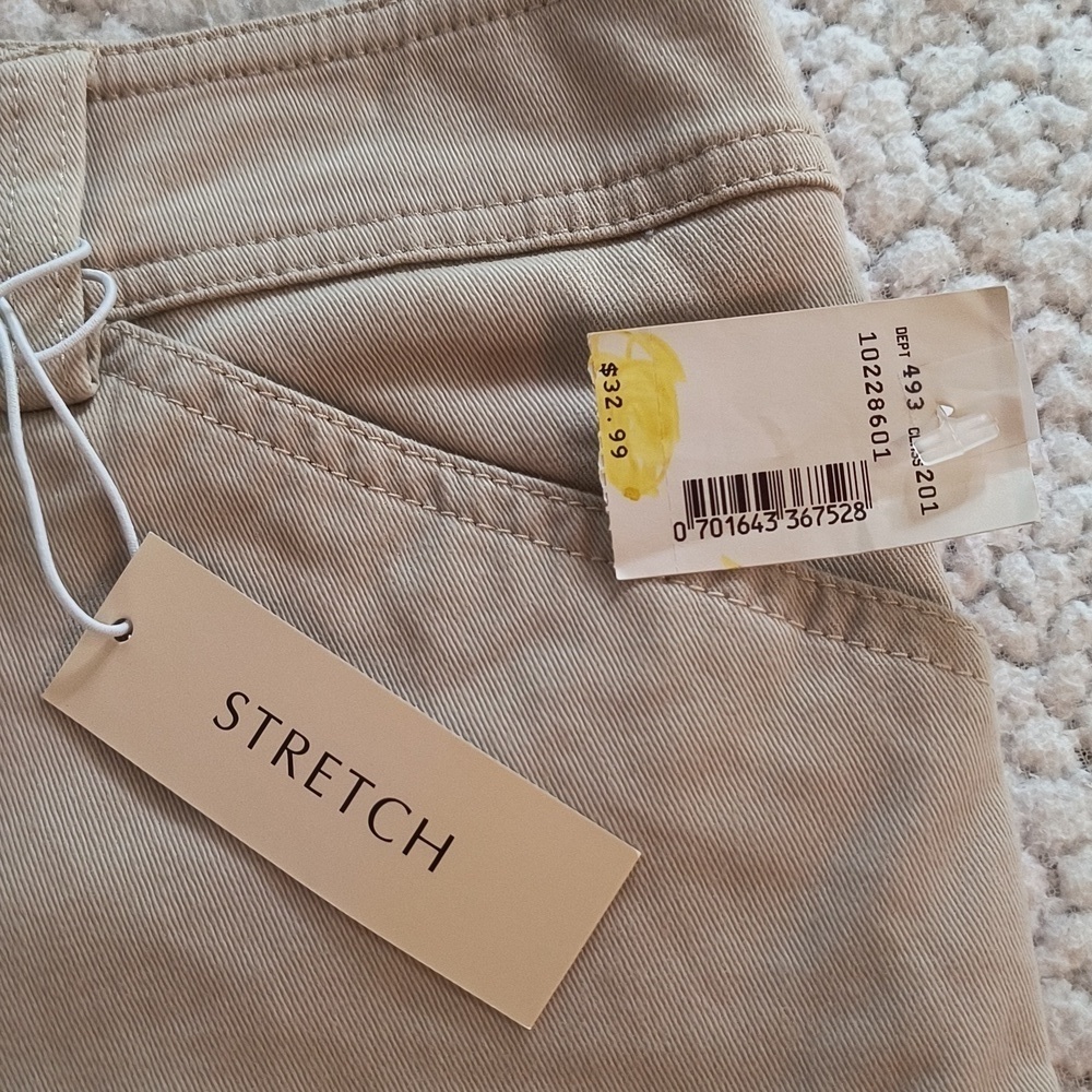 NWT Jones New York Cream Bermuda Shorts Size 4 - Picture 4 of 7